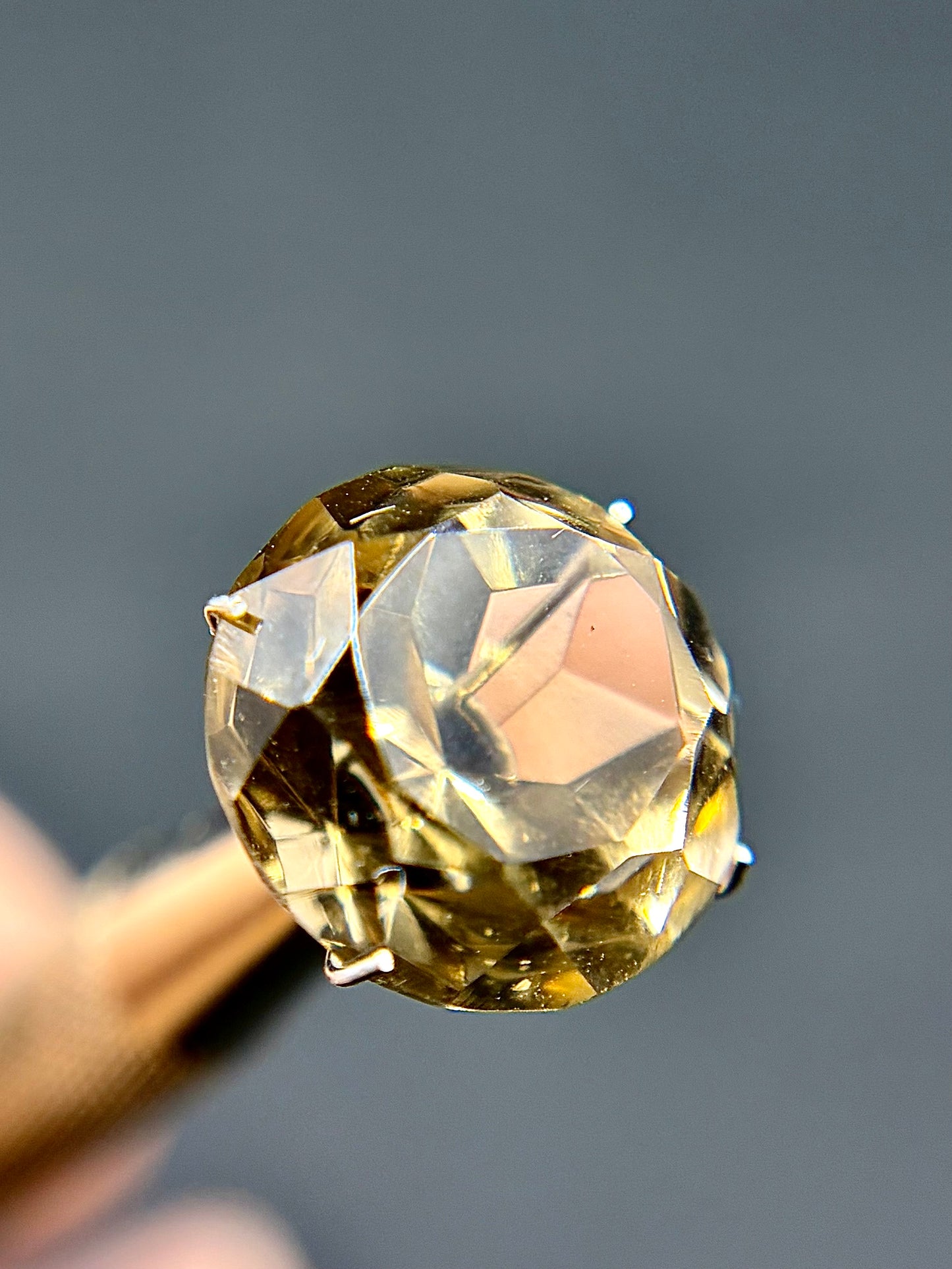15mm Round Topaz Facet
