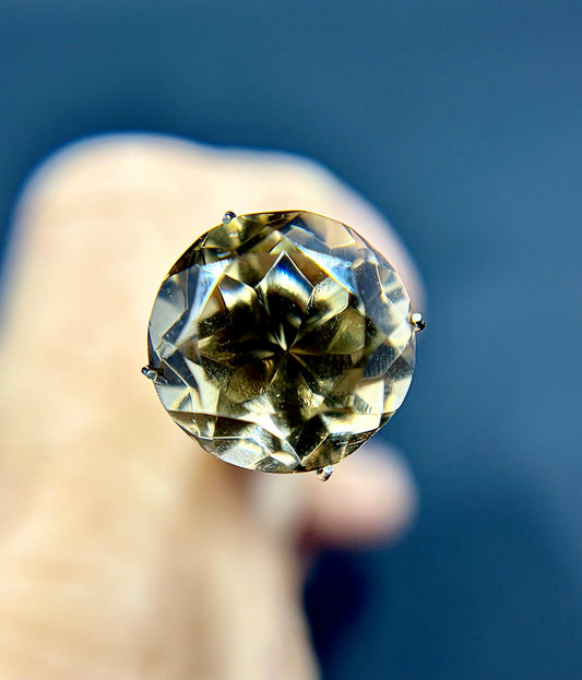 15mm Round Topaz Facet