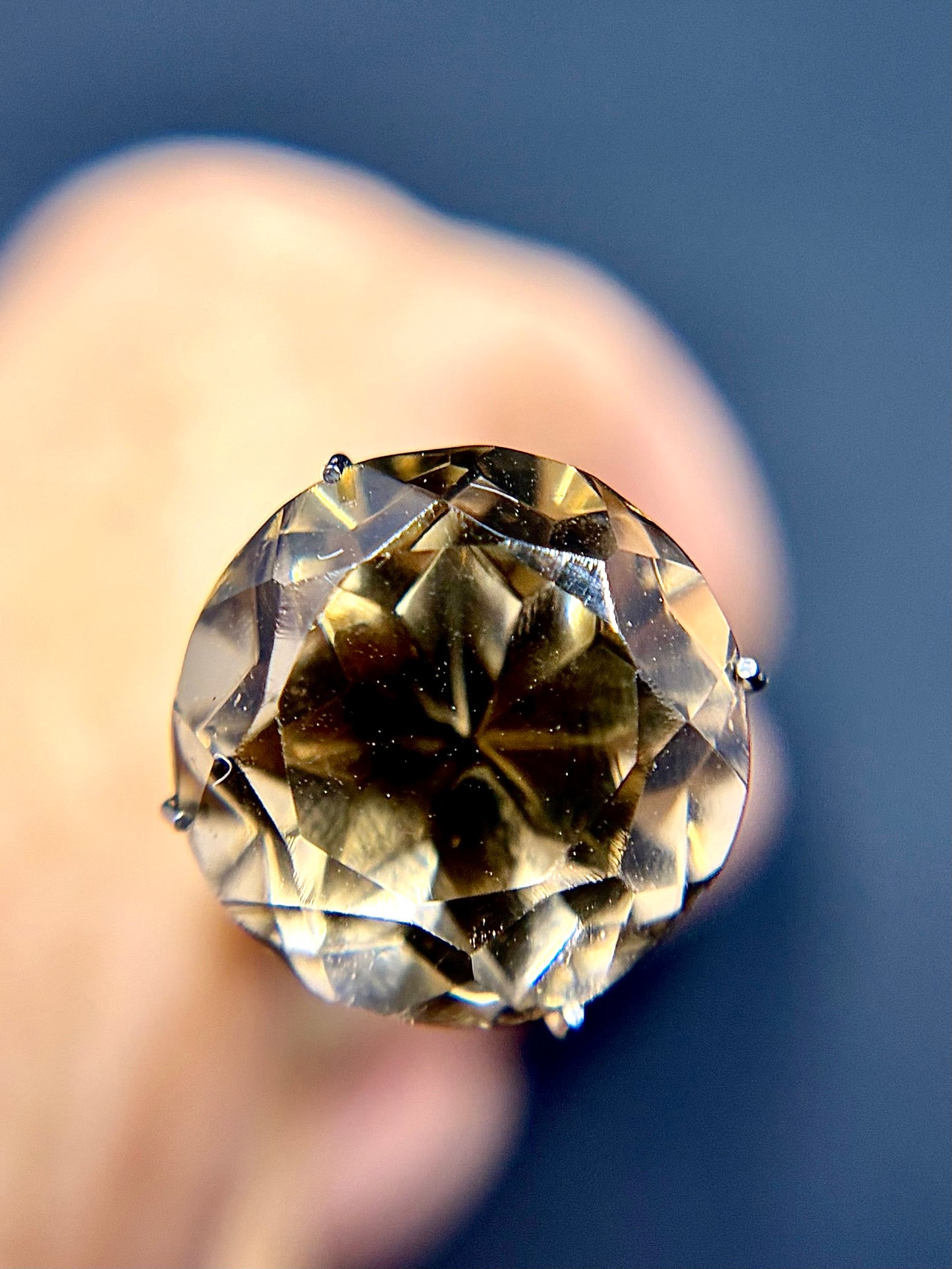 15mm Round Topaz Facet