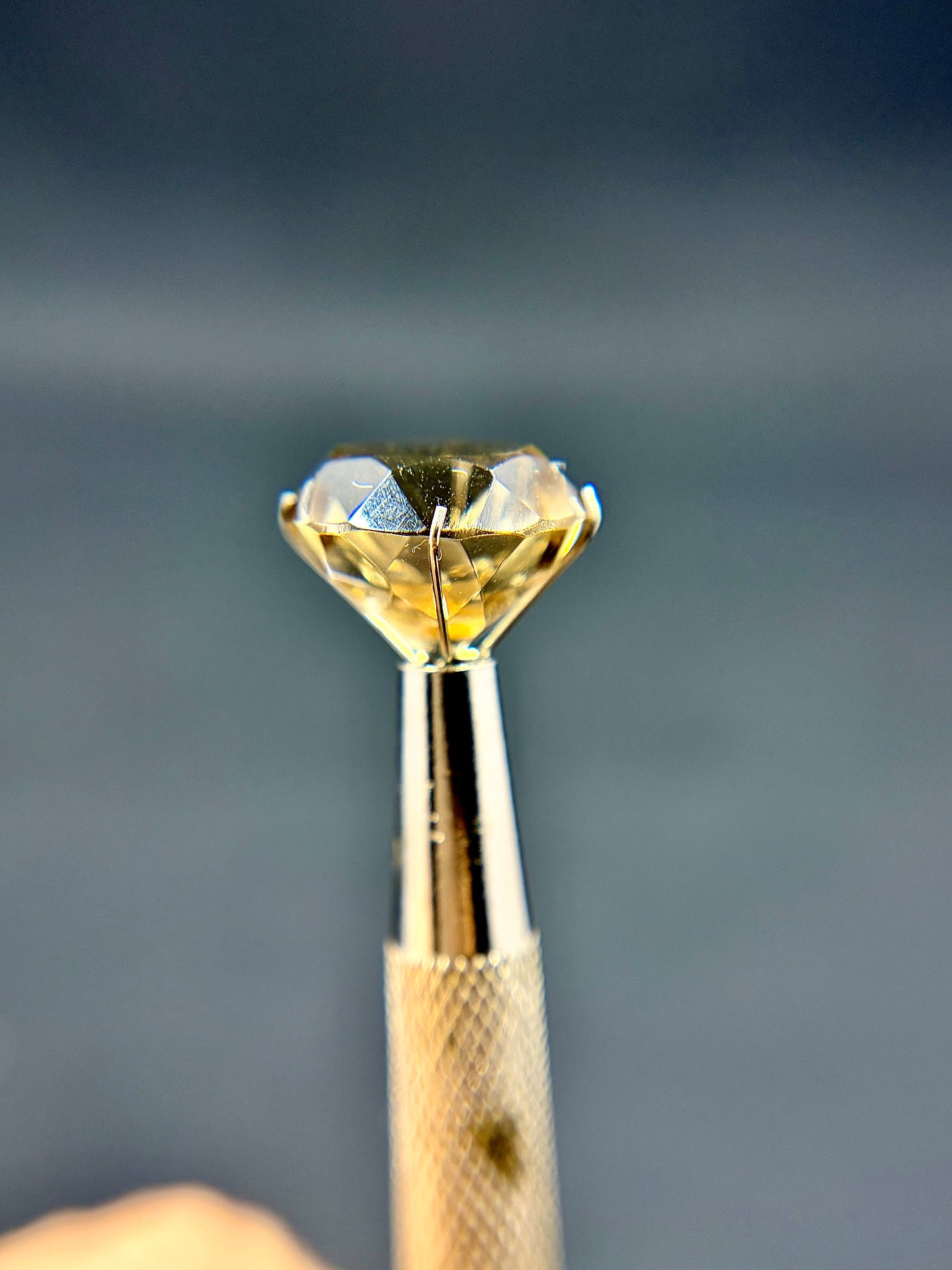 15mm Round Topaz Facet